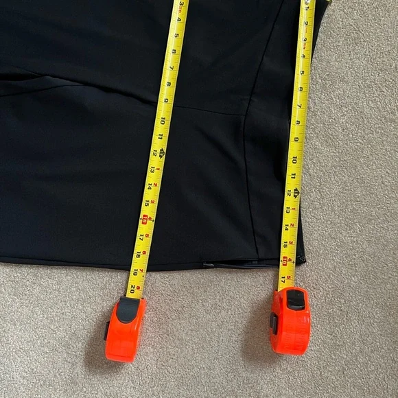 Tahari size 10 side zip black pants - Picture 3 of 6